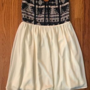 Strapless dress with flowy skirt